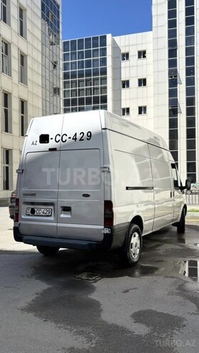 Ford Transit-12