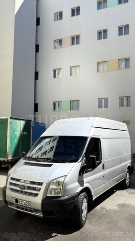 Ford Transit-9