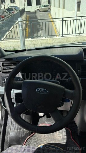 Ford Transit-7