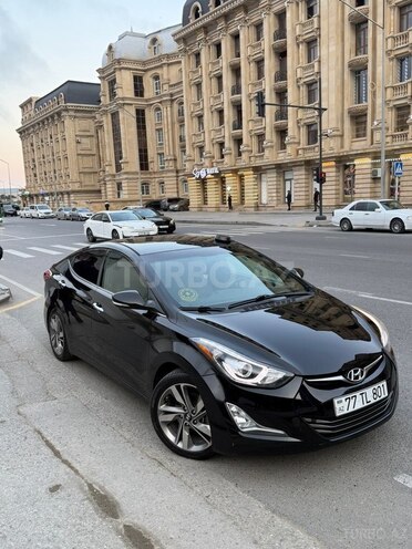 Hyundai Elantra-1