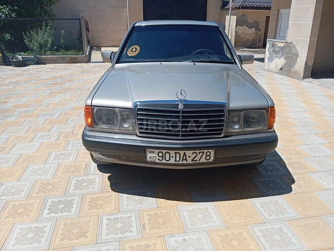 Mercedes 190-1