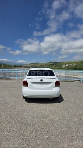 Volkswagen Polo-5