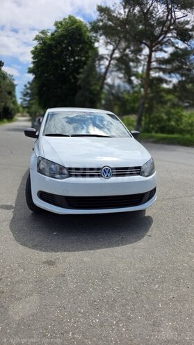 Volkswagen Polo-1
