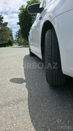 Volkswagen Polo-7