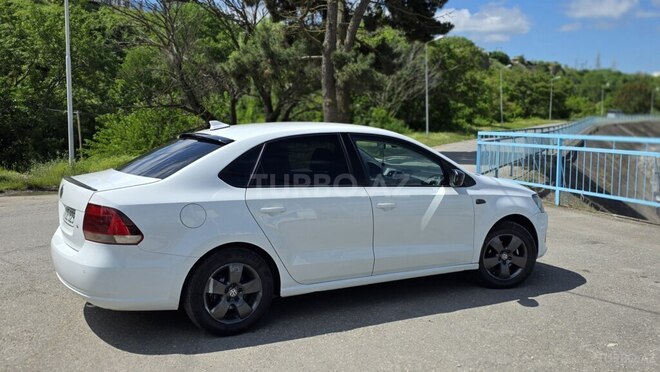 Volkswagen Polo-9