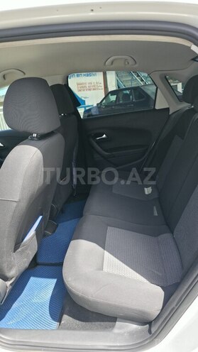 Volkswagen Polo-11
