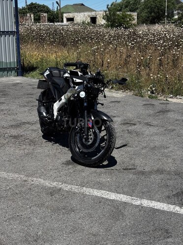 Bajaj Pulsar RS 200-1