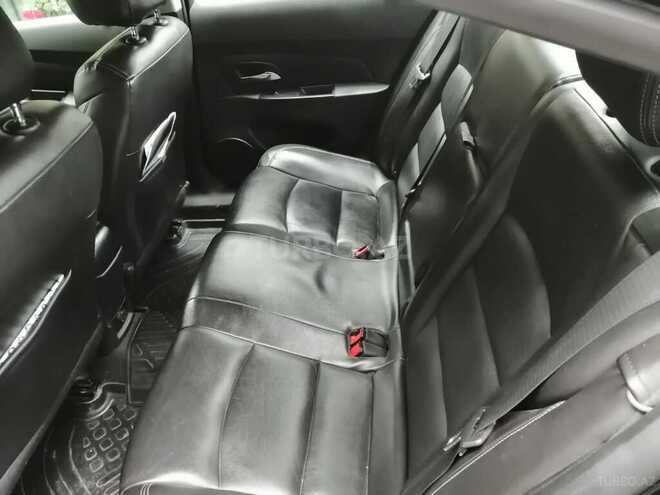 Chevrolet Cruze-6
