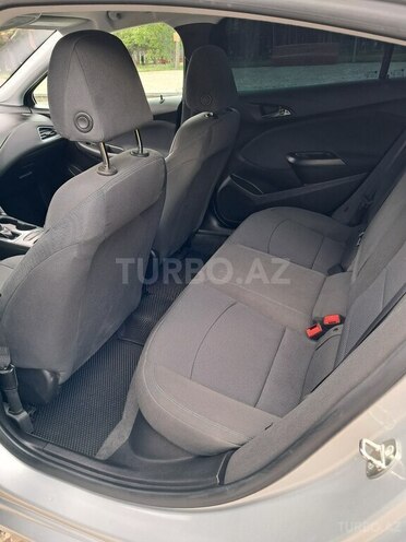 Chevrolet Cruze-11