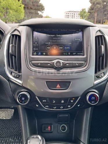 Chevrolet Cruze-13