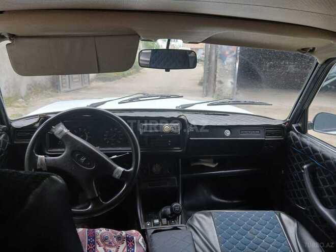 LADA (VAZ) 2107-2