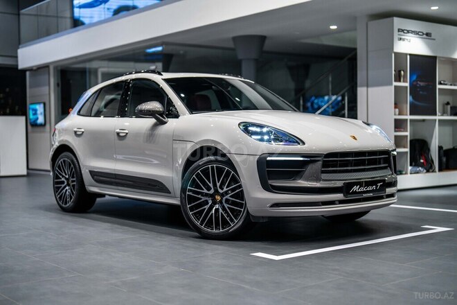 Porsche Macan-3