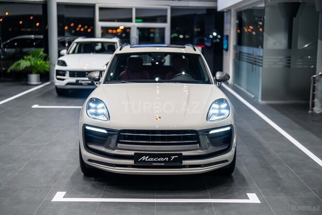Porsche Macan-2