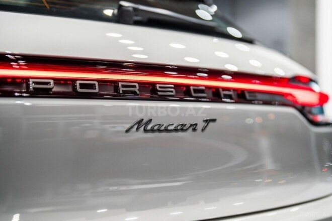 Porsche Macan-8