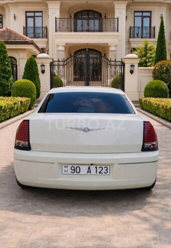 Chrysler 300C-2