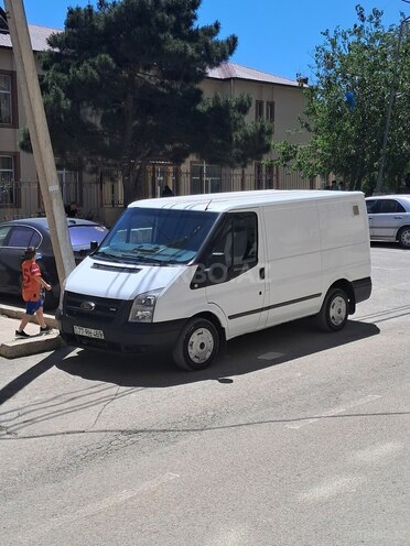 Ford Transit-10