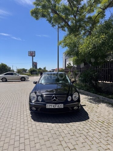 Mercedes E 220-1