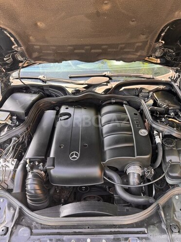Mercedes E 220-10