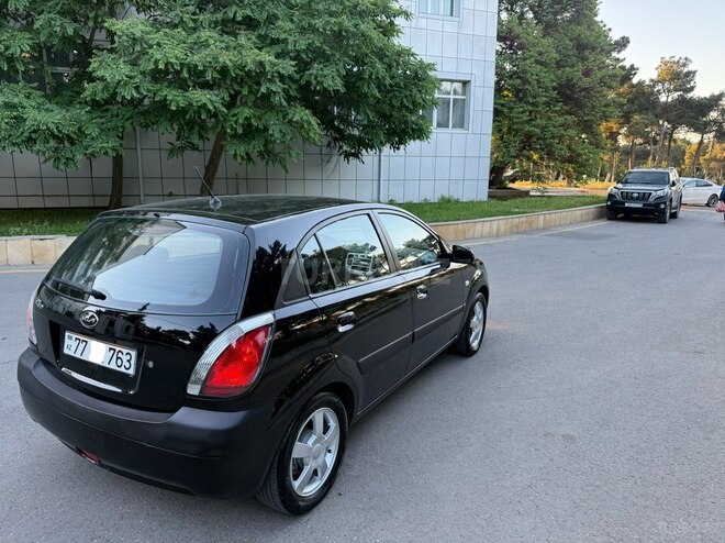 Kia Rio-4