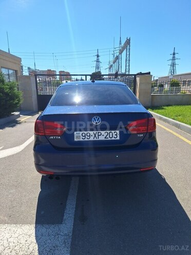 Volkswagen Jetta-5