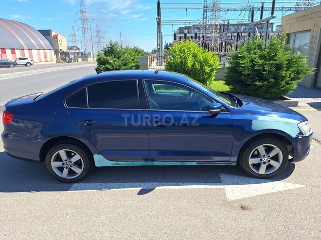 Volkswagen Jetta-4