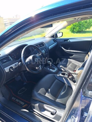 Volkswagen Jetta-6