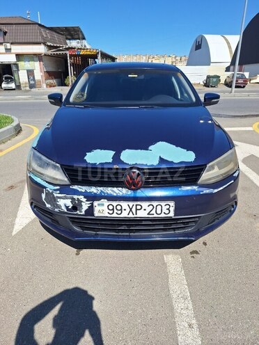 Volkswagen Jetta-1