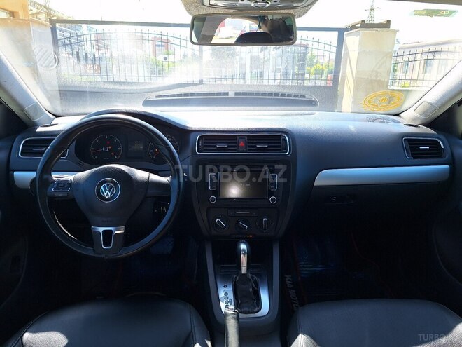 Volkswagen Jetta-7