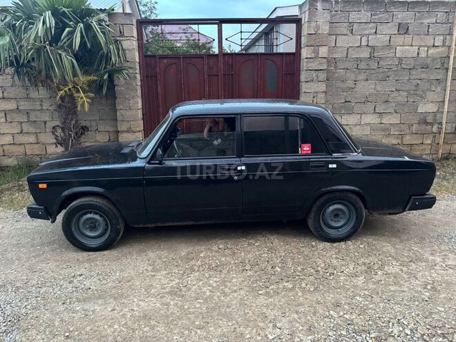 LADA (VAZ) 2107-2
