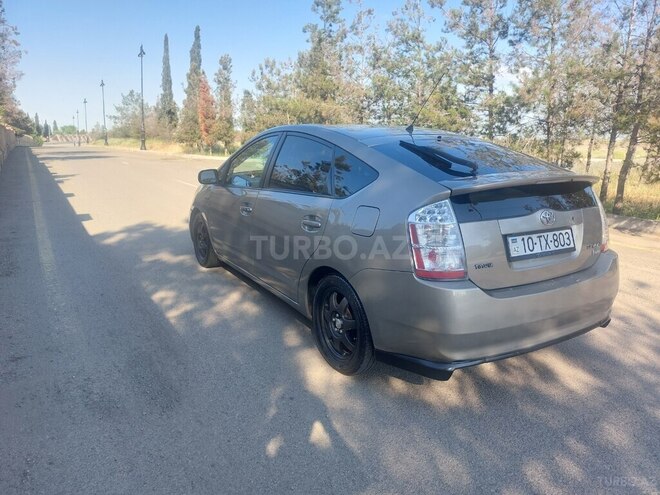 Toyota Prius-4
