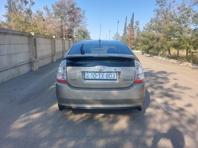 Toyota Prius-6