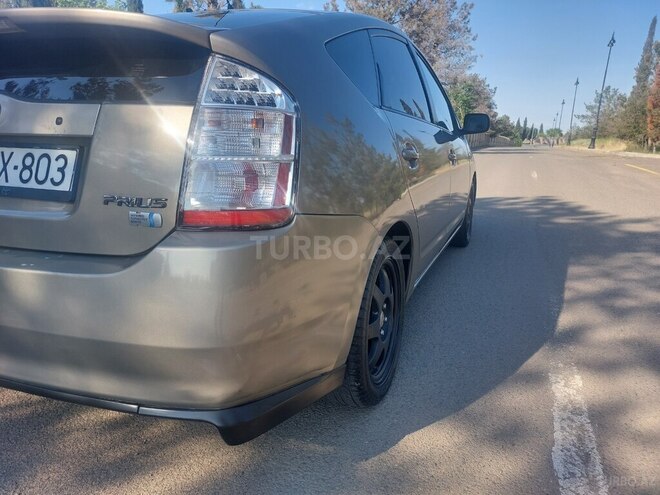 Toyota Prius-7