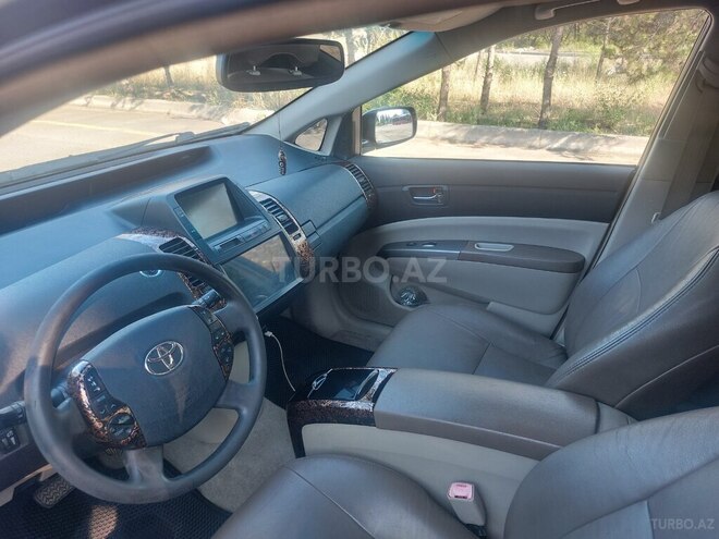 Toyota Prius-9