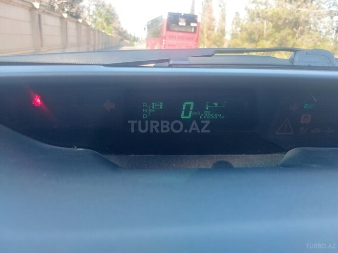 Toyota Prius-16