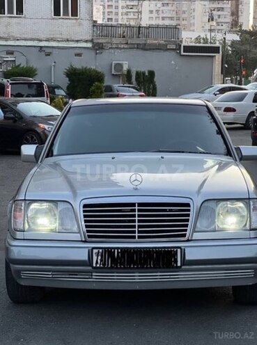 Mercedes E 200-1