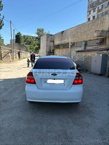 Chevrolet Aveo-5