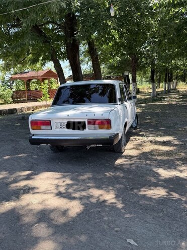 LADA (VAZ) 2107-2