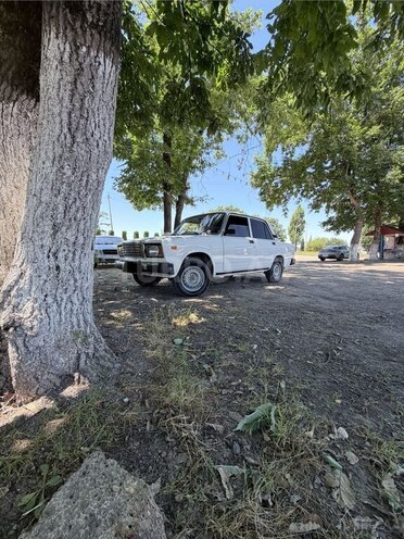 LADA (VAZ) 2107-20