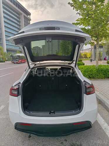 Tesla Model Y-5
