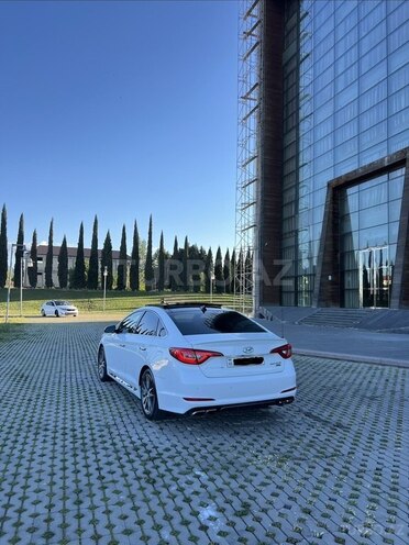 Hyundai Sonata-2