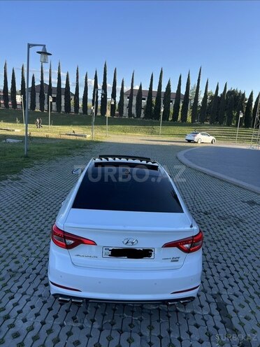 Hyundai Sonata-4