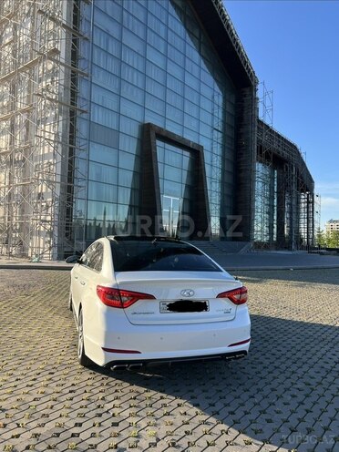Hyundai Sonata-5