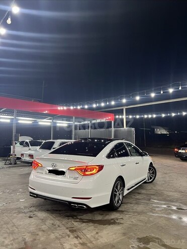 Hyundai Sonata-15