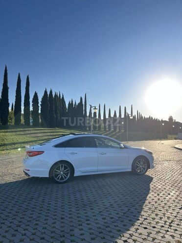 Hyundai Sonata-13