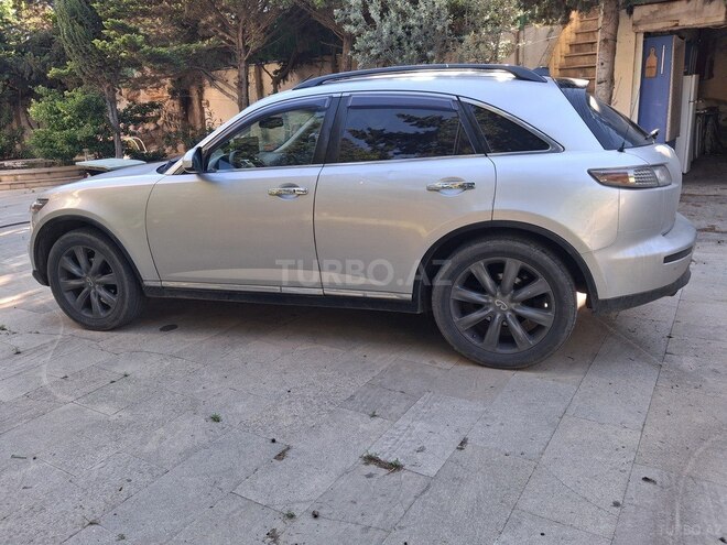 Infiniti FX35-7