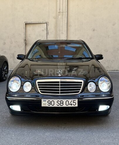 Mercedes E 240-1