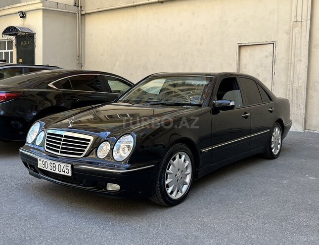 Mercedes E 240-4