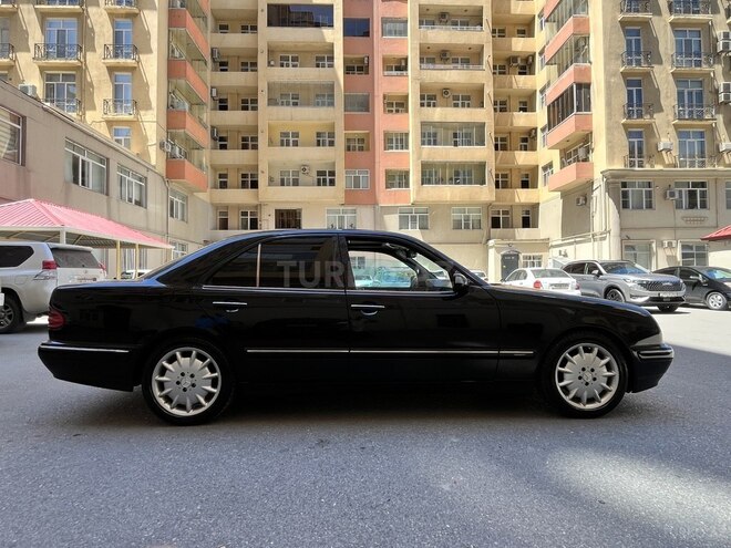 Mercedes E 240-5