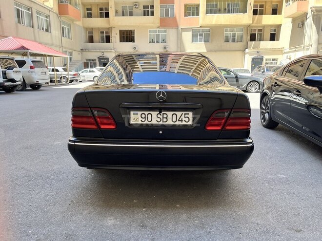 Mercedes E 240-7