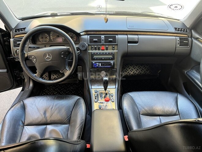 Mercedes E 240-9